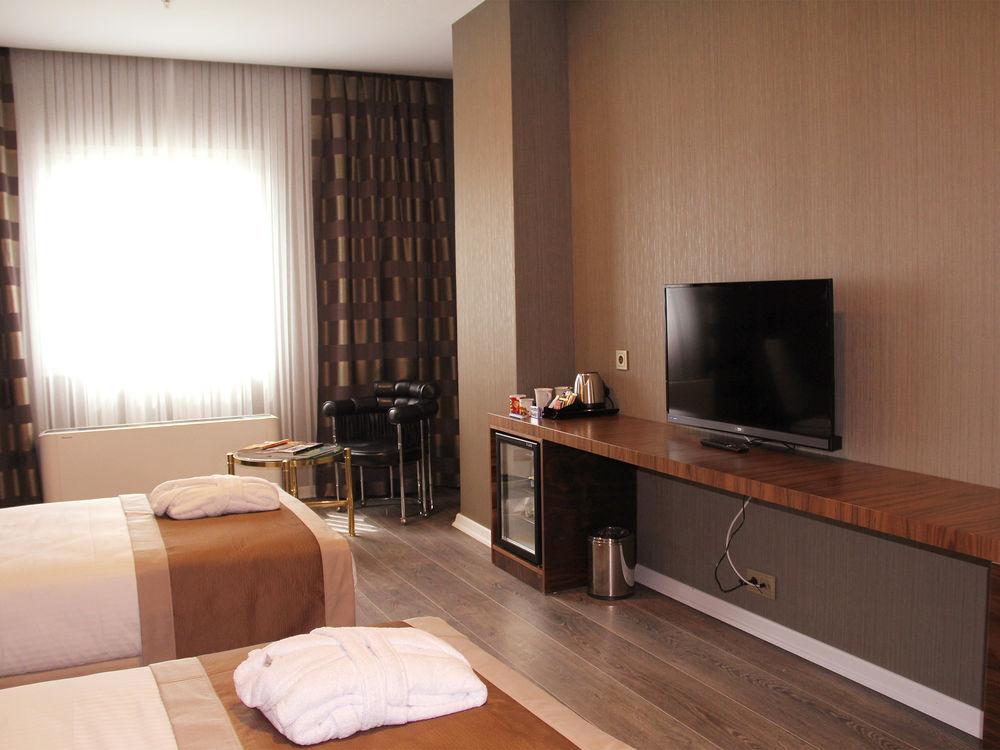 Manesol Fuar Hotel Istanboel Buitenkant foto