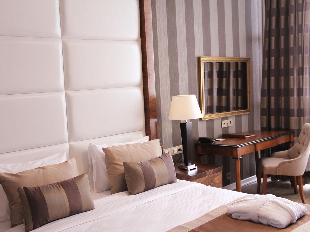Manesol Fuar Hotel Istanboel Buitenkant foto