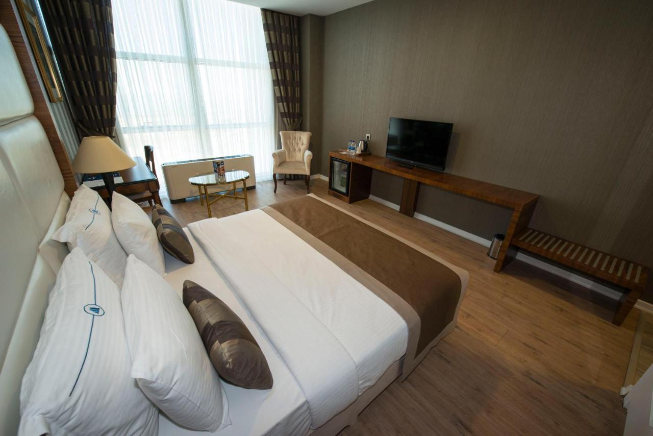 Manesol Fuar Hotel Istanboel Buitenkant foto